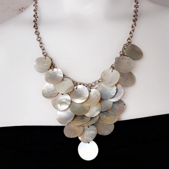 Jewelry - Disk Sea Shell Necklace
